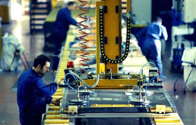 Produzione industriale in ginocchio: i dati Istat registrano un calo del 3,5% nel 2024, nel mese di dicembre crollo del 7,1%