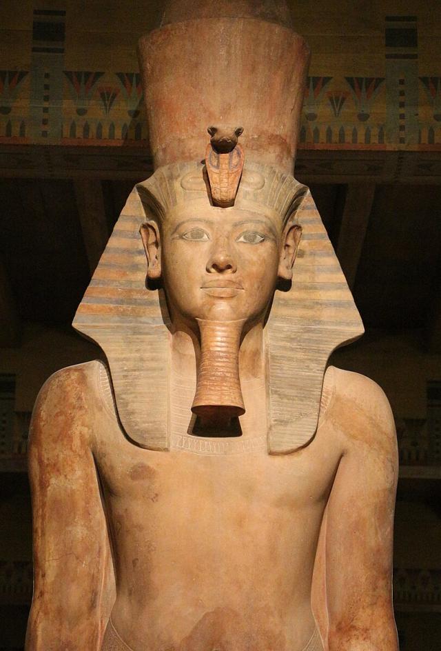 Scoperto il profumo di Tutankhamon: "Legnoso, dolce e piccante insieme, per le mummie di divinit&agrave; odori piacevoli, per i corrotti odori sgradevoli"