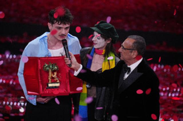 Olly vincitore di Sanremo 2025, Marcella Bella ultima, fischi per l'esclusione di Achille Lauro e Giorgia dalla top five - CLASSIFICA FINALE