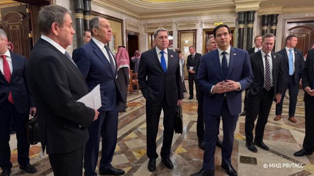 Vertice Usa-Russia a Riad, Peskov: "No all'Ucraina nella Nato", ma apre all'ingresso nell'Ue "solo se per processi di integrazione economica"