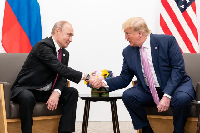 Ucraina, Putin: "Demilitarizzare i paesi Nato dell'ex impero sovietico al confine con la Russia, dai Paesi baltici all'Europa dell'Est", Trump: &ldquo;Non mi &egrave; stato chiesto&rdquo;