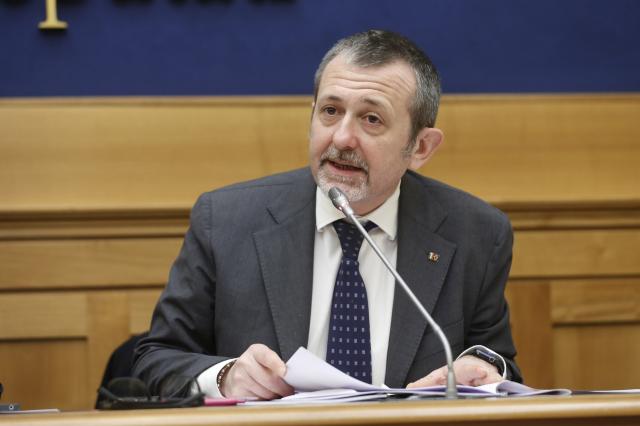 Caso Cospito, Delmastro: "Una sentenza politica. Nel collegio forte presenza di giudizi della sinistra", condannato per violazione del segreto d'ufficio: "Sono estraneo ai fatti, non mi dimetto" 