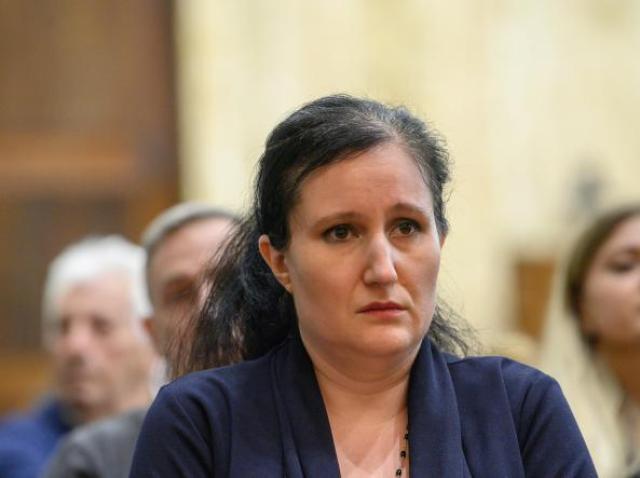 Alessia Pifferi condannata a 24 anni in secondo grado per omicidio figlia Diana: Corte d'appello annulla ergastolo e concede attenuanti generiche