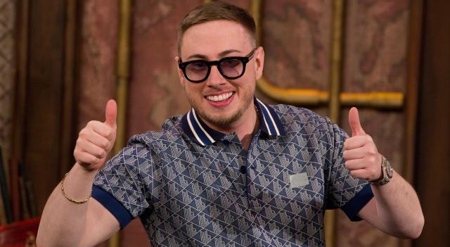 Porno attore a scuola a Gallarate, annullato l'incontro degli studenti con la star friulana Max Felicitas