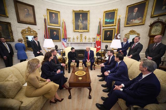 Trump e Zelensky nello Studio Ovale