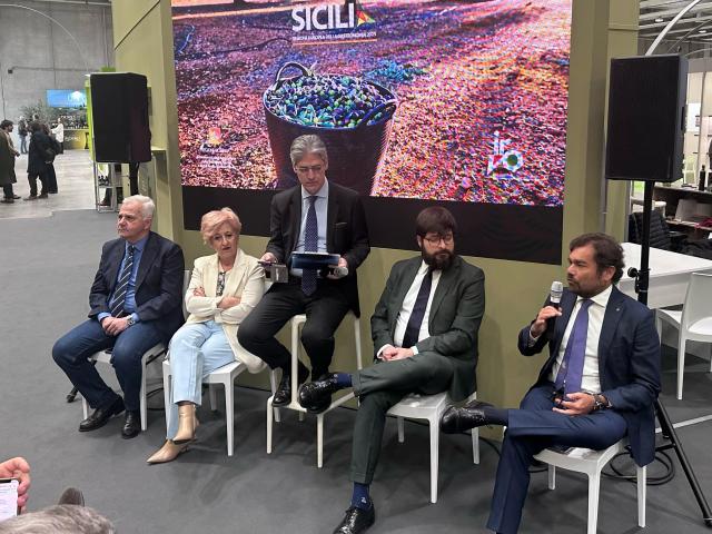 SOL2EXPO. Sen. Gelmetti, membro della Commissione Bilancio del Senato della Repubblica e Vicepresidente di Veronafiere: &ldquo;Fondamentale tutelare il settore agricolo&rdquo;