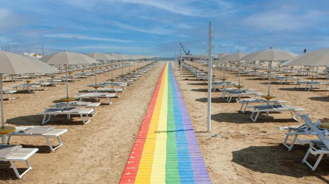 Emilia Romagna vira al turismo 'gender flud', &ldquo;bollino LGBTQ+&rdquo; per "strutture inclusive", dure le critiche: &ldquo;Violata uguaglianza, soldi pubblici&nbsp;buttati&rdquo;