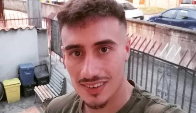 Bimba morta ad Acerra, "il pigiamino insanguinato trovato nella spazzatura della clinica e non in casa, buttato dai sanitari"