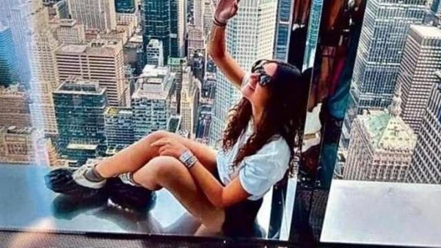 Neonati morti a Parma, le due salme benedette e sepolte nel cimitero Bannone di Traversetolo, Chiara Petrolini assente alla cerimonia