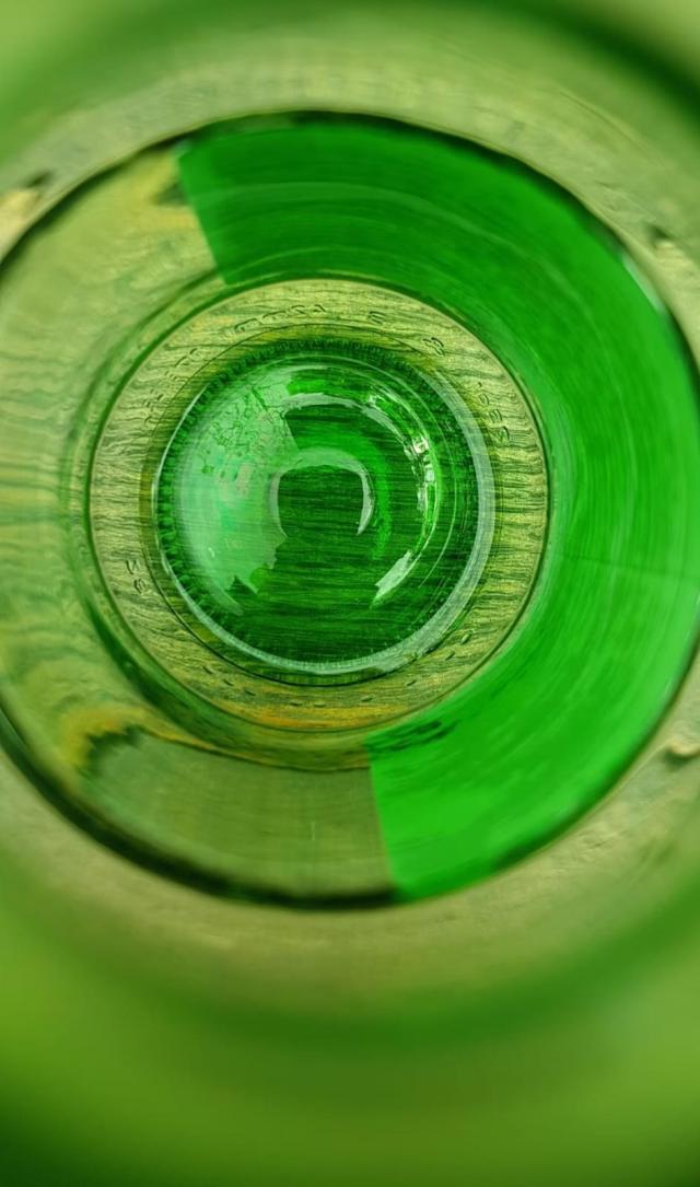 Michele Serra, detto THE SUBSTANCE e la sua parata di banalit&agrave; euroinomani gi&agrave; dissolte in poche ore