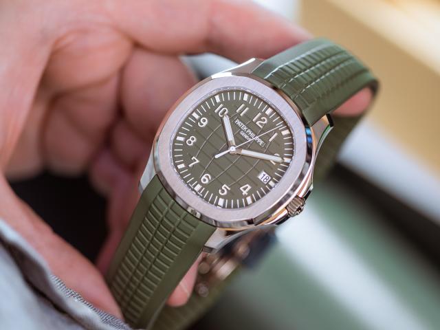 Milano, un orologio Patek Philippe da 250 mila euro strappato dal polso e rubato a un 64enne in pieno centro