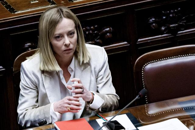 Meloni alla Camera: "S&igrave; riarmo contro la Russia, Trump leader forte, l'Europa di Ventotene non &egrave; la mia", bagarre in aula