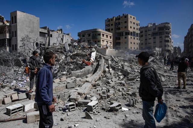 Gaza, "Egitto accoglier&agrave; 500mila residenti della Striscia", parte la "deportazione" annunciata dal GdI, oltre 1000 palestinesi morti dopo fine tregua di cui 200 bambini