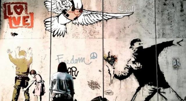 Milano, torna Bansky protagonista della street art con una mostra dove i muri parlano e fanno riflettere