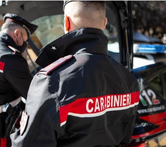 Genova, imprenditore paga centomila euro per tornare con la sua ex, i carabinieri indagano per truffa
