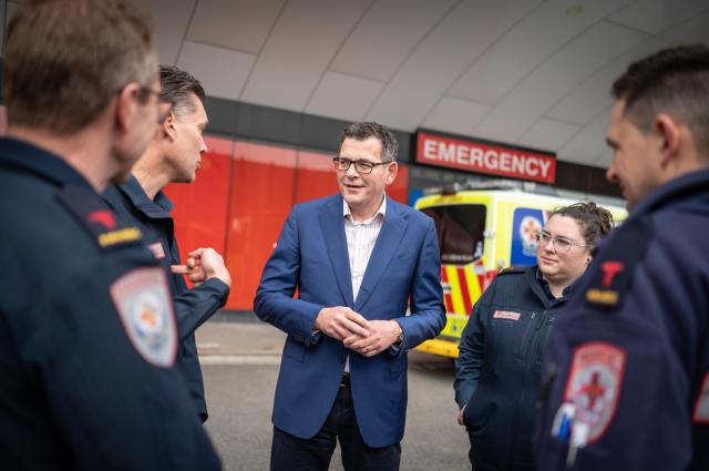 Covid Australia, ex premier del Victoria Daniel Andrews bandito dai ristoranti per aver "imposto il pi&ugrave; lungo lockdown al mondo"