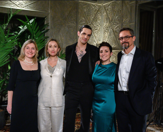 McDonald's, Achille Lauro nuovo testimonial per la campagna Crispy McBacon 2025; svelato a Milano durante la 'Serata Smoky McDonald&rsquo;s'