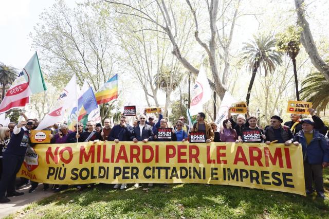 Manifestazione M5s Roma, giusta l'opposizione al riarmo ma non basta, occorre battersi contro UE e Nato per un mondo multipolare 