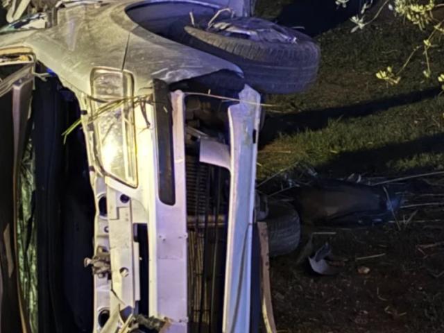 Lizzano (Taranto), auto finisce fuori strada e sbatte contro un albero, morti 4 giovani di 19 e 23 anni,  2 di loro minorenni