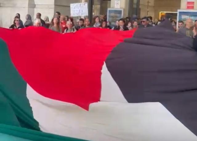 Manifestazione pro-Palestina Milano, presenti 10mila persone, "stop genocidio a Gaza, fermiamo la macchina bellica" - DIRETTA