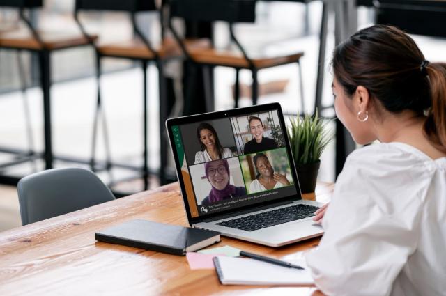 Come una comunit&agrave; internazionale di donne sta trasformando l'inglese online in amicizia nella vita reale