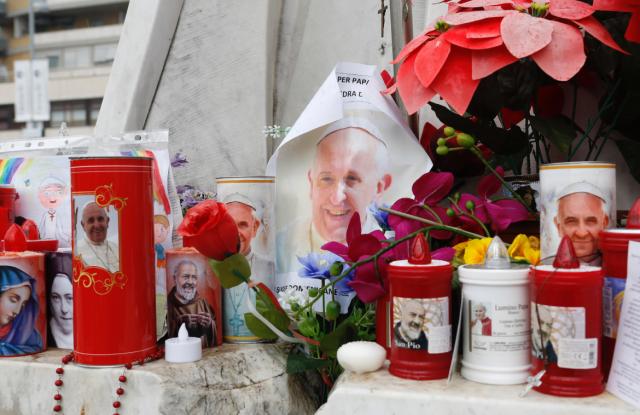 Papa Francesco, morto il terribile antipapa: ora conclave pre-2013 per un vero pontefice, che sar&agrave; subito oggetto di attacchi mediatici