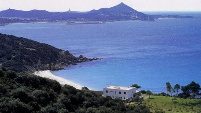 Renato Soru vende la sua mega residenza di Villasimius al nipote di Picasso per 15.5 milioni di euro