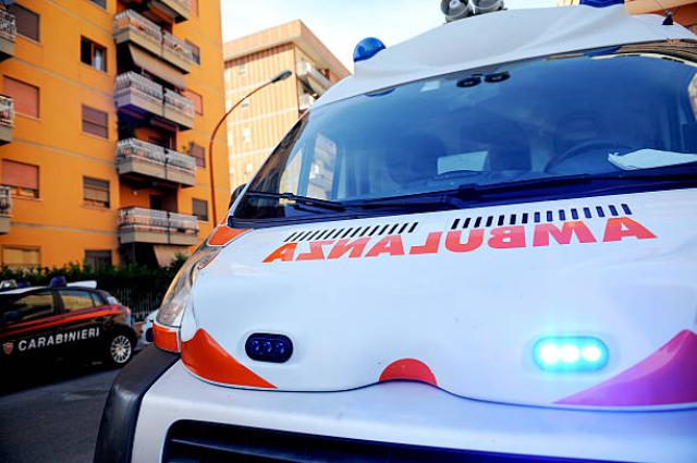 Settala (MI), 50enne marocchino Khalid Achak uccide la moglie Amina Sailouhi a coltellate, la figlia di 10 anni chiama il 118: "Pap&agrave; ha ucciso mamma", arrestato