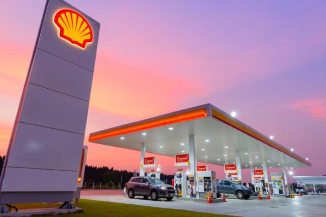 Shell valuta l'acquisizione di BP, operazione strategica da definire in base a mercati, petrolio e regolatori