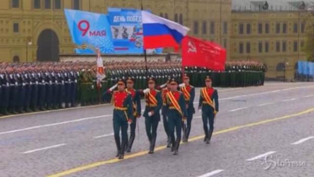 Domani a Mosca, a ottant'anni dal giorno della vittoria nella Grande Guerra Patriottica, la grande parata militare: "Chiunque giri le spalle offende la memoria dei caduti"