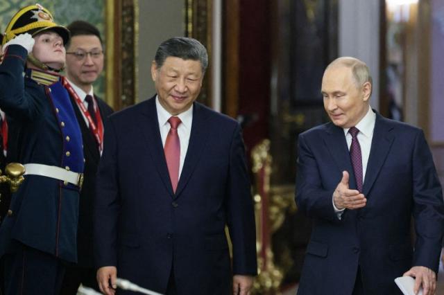 Putin e Xi Jinping insieme a Mosca per la parata nel Giorno della vittoria sul nazismo: una speranza per l'umanit&agrave;