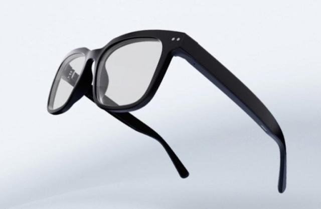 EssilorLuxottica, lanciati Nuance Audio Glasses, gli occhiali smart che uniscono correzione visiva e uditiva disponibili in Italia
