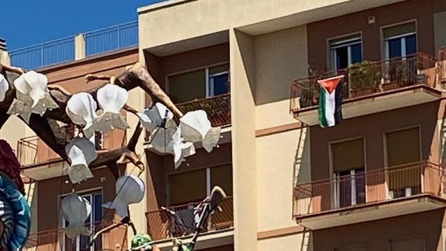 Putignano, bandiera palestinese rimossa al Giro d'Italia: "La polizia ha chiesto di toglierla", Piccolotti (Avs): "Porteremo il caso in Parlamento"