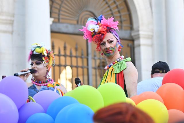 Regione Lombardia nega il patrocinio al gay pride di Milano: "Manifestazione divisiva e politica, famiglia formata da uomo e donna"