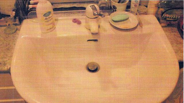 Lavandino Garlasco killer non si lav&ograve; mani ritrovati 4 capelli