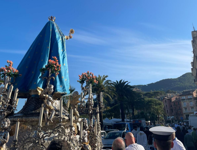 L'omelia di Mons Giampio: "Nei pericoli, nelle difficolt&agrave; e nei momenti di incertezza: invoca Maria, seguendo lei non andrai fuori strada"