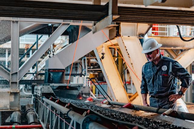 Disoccupazione Italia aprile 2025 scende al 5,9%, -0,2% su base mensile e -1% su quella annua, occupazione stabile al 62,7%