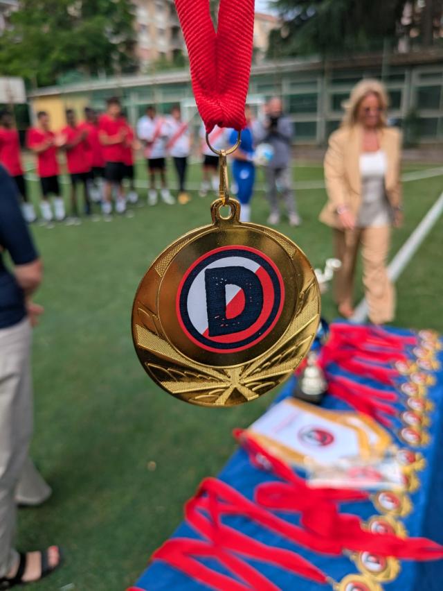 Intesa Sanpaolo e Associazione Antigone, con il progetto 'Squadra Dentro' ristrutturato campo da calcio per giovani in comunit&agrave; e carcere