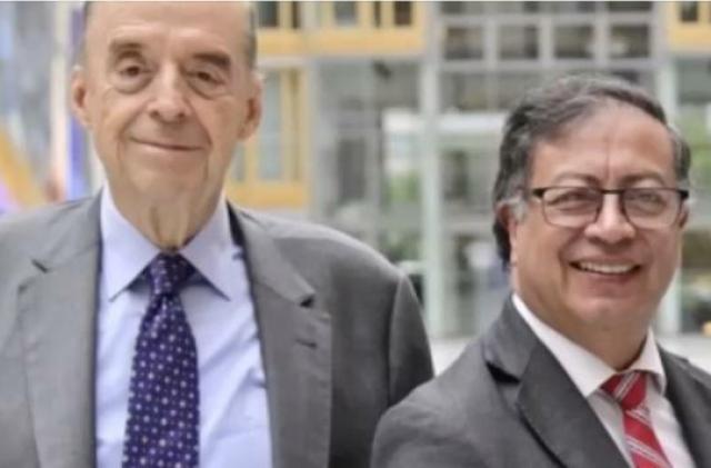 Ex ministro Esteri Colombia Leyva accusa Presidente Petro: &ldquo;Ha partecipato ad un&rsquo;orgia con droga e prostitute a Firenze nel luglio 2022, si dimetta"