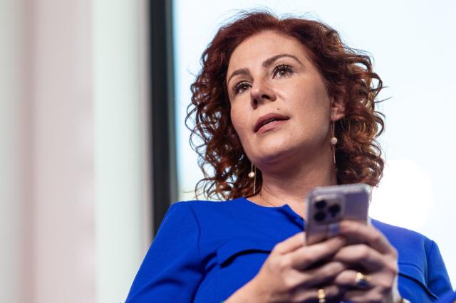 Parlamentare brasiliana Carla Zambelli fugge in Italia per evitare condanna a 10 anni