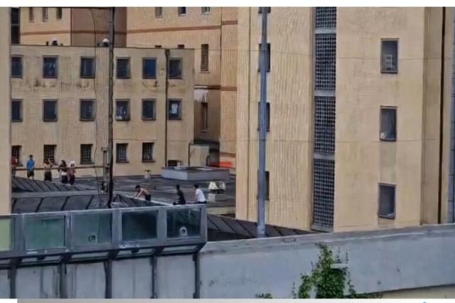 Rivolta nel carcere di Marassi, gli ispettori del ministero a Genova, detenuto stuprato per due giorni