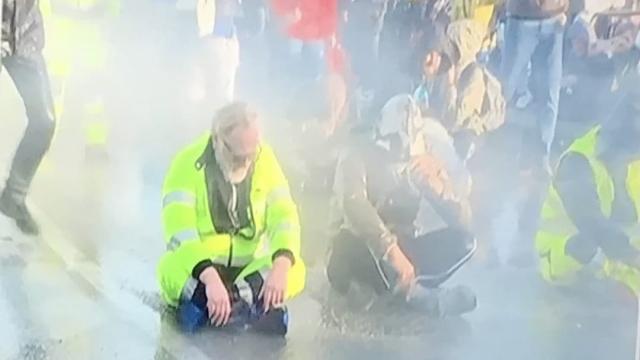 Covid, manifestanti no-Green Pass al porto di Trieste nel 2021 aggrediti dallo Stato non per ordine pubblico, ma per difendere interessi economici