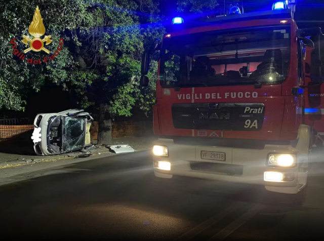 Roma, microcar si ribalta in viale Bruno Buozzi, gravi i 4 ragazzi a bordo; auto omologata per due, ipotesi di guida sotto effetto di droga