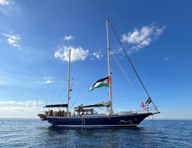 Freedom Flotilla, rimpatriati gli attivisti pro-Palestina del veliero Madleen, sequestrati da Israele in acque internazionali mentre diretti a Gaza con aiuti