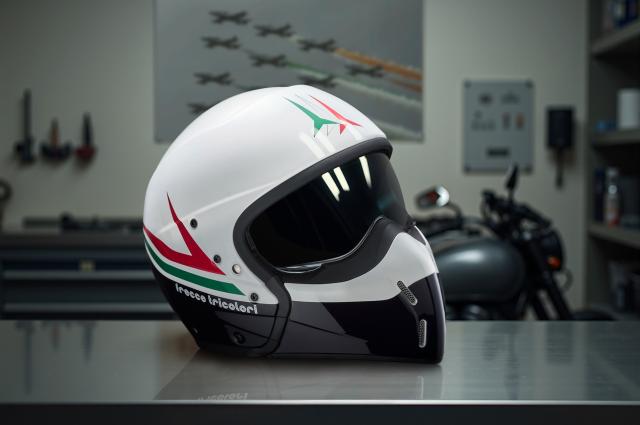  Casco_Aeronautica Militare_AIROH J110 - Frecce Tricolori
