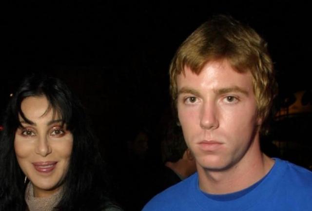 Cher e Elijah Blue Allman