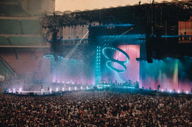 I segreti dietro ai concerti negli stadi, il ruolo dei promoter e dei tour manager nei live e il problema del secondary ticketing