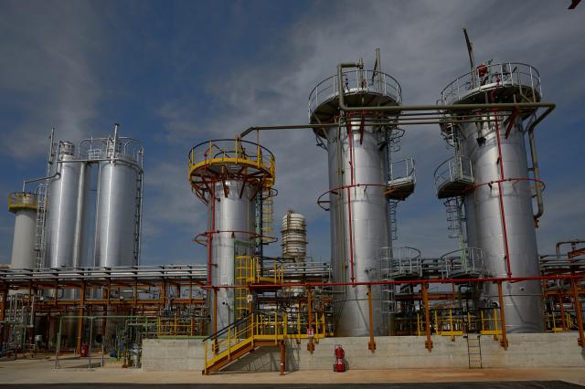 Versalis (Eni), avviato impianto demo Hoop a Mantova, tecnologia per il riciclo chimico delle plastiche