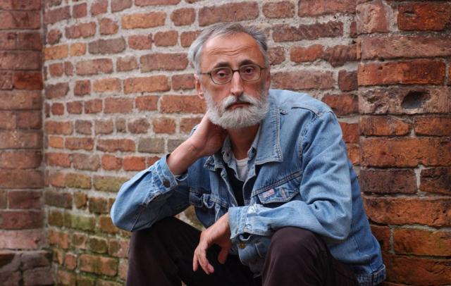 Antonio Moresco: il romanziere della destra tragica, una voce che si leva come un monolito anacronistico nella letteratura italiana contemporanea