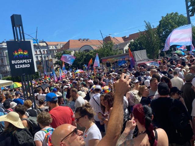 Gay Pride di Budapest, partito Patria Nostra contro sfilata pro-Lgbtq: &ldquo;Se la polizia non ferma marcia, lo faremo noi con i nostri mezzi&rdquo;
